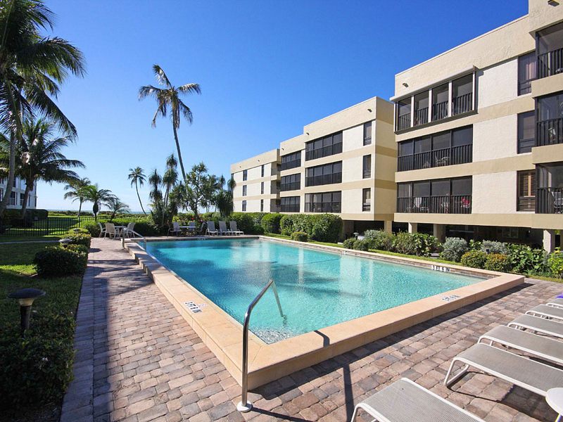 A Three Bedroom Condo  Sanibel Island A Great Beach Location